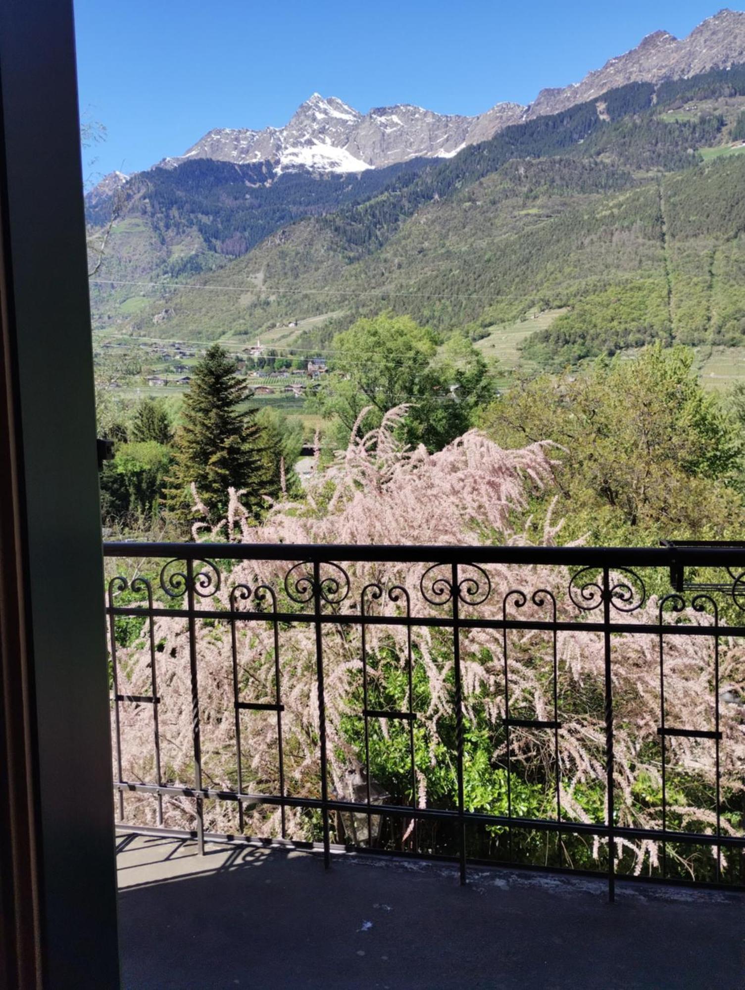 Schlosswirt Forst Lagundo Exteriör bild